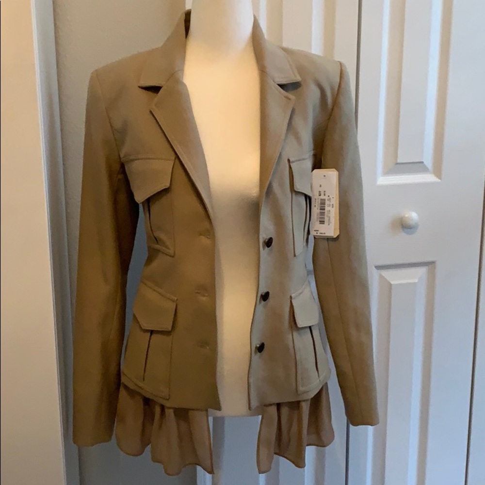 Nicole Miller Artelier tan ruffled jacket size-P